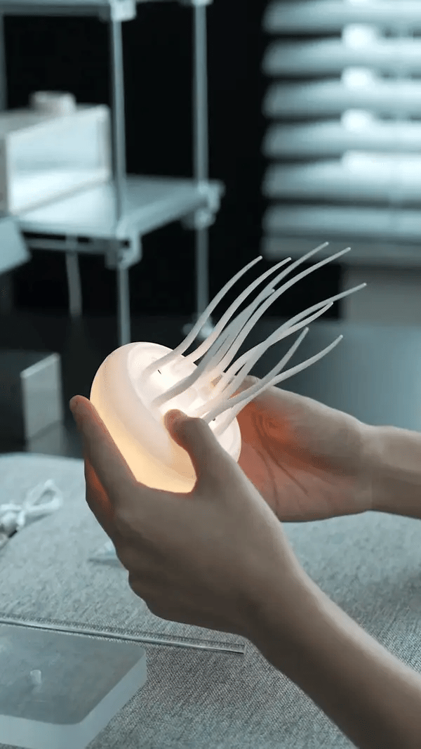 Jellyfish Mood Lamp — Dancing LED Night Light